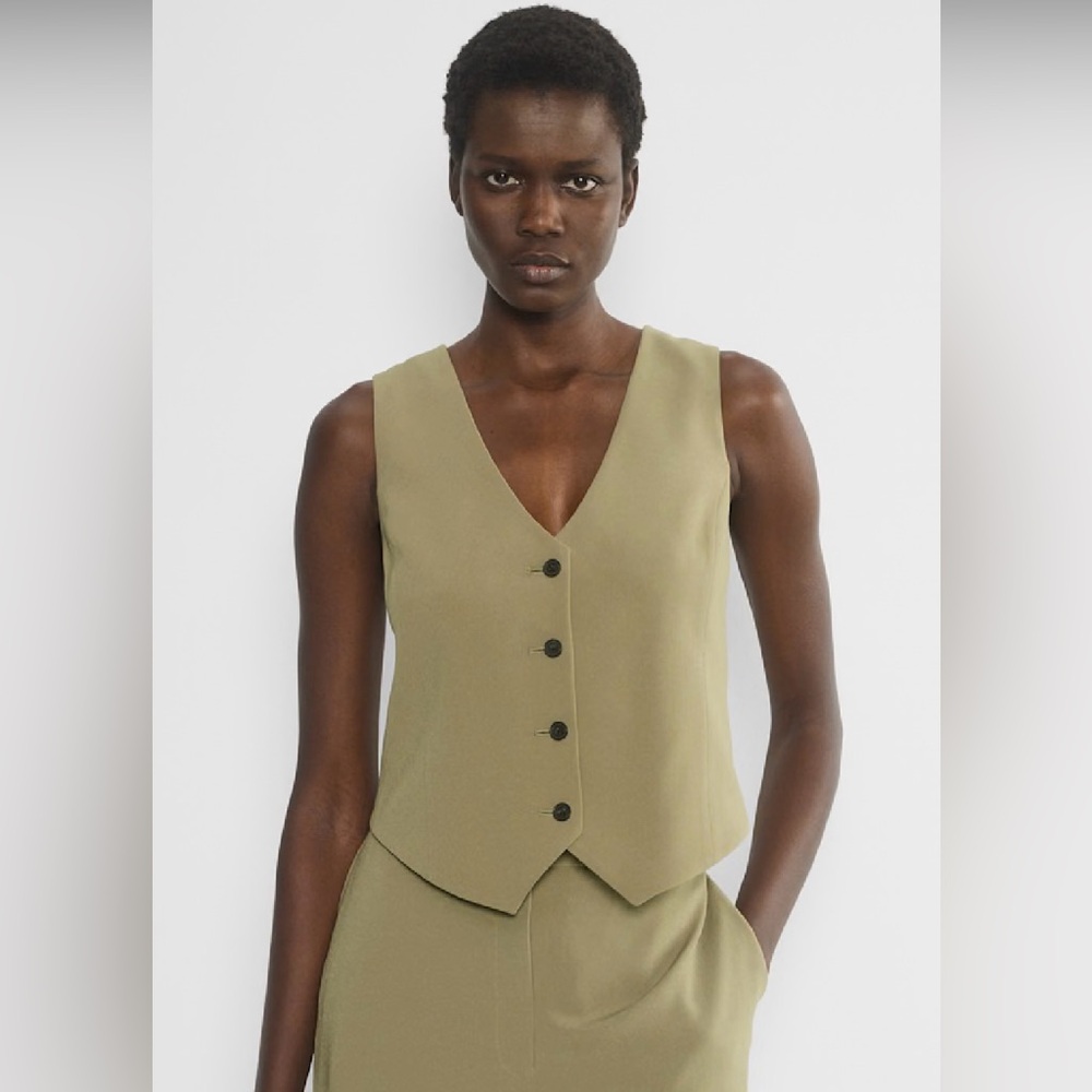Aritzia Babaton DeNiro Vest Sun-dried Olive Color Size 4